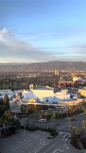 Hilton Universal City Upper Floor Double Room with view