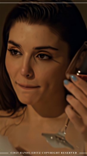 🎀 𝐻𝒶𝓃𝒹𝑒 𝐸𝓇ç𝑒𝓁 🎀 on Instagram: "So cute! 😚 Follow @handemiyyy_editz @handemiyy ° 🚫 DON'T RE-POST 🚫 ° ° ° [ Hande Erçel, Turkish series, Sen Çal kapimi , Eda yildiz, Turkish Actress, After Effects, Trend, Turkey, Handemiyyy_editz ] ° #handeerçel #handeercel #hande #beauty #instagram #handemiyy #trending #sençalkapımı #kimia #vogue #edayildiz #handeerçelvogue #handeercel💓 #sençalkapımı2 #handemiyyy_editz"