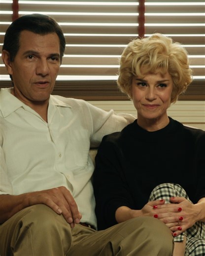 Elle l’aimait plus que tout. Lui aussi… parmi d’autres. Simone Signoret et Yves Montand, un couple presque parfait. Mais ses liaisons, dont celle avec Marilyn Monroe, mettront leur amour à rude épreuve. Une histoire d’amour aussi triste que passionnée. Moi qui t’aimais, un film de Diane Kurys, au cinéma le 10 octobre. | AlloCiné