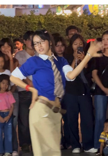 Trying Not to Smile Challenge with ILLIT