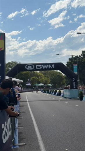 Amelie Sanders, our rising star, has taken out the win for the GWM Australian Open Women Criterium! The Super Saturday Noosa magic continues ✨ | Noosa Triathlon