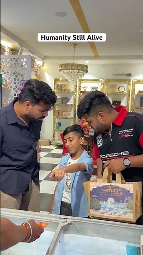 Helping hands 🥺 #viral #comedy #funny #trending #ytshorts #humanity #vaadirat #fun