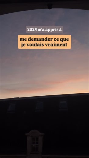 Briller sans limite ✨ on Instagram: "2025 m’a appris à me demander ce que je voulais au plus profond de moi. C’est un exercice compliqué qui demande une introspection et une compréhension de soi profonde. On a souvent tendance à orienter nos choix en fonction de ce que les autres attendent de nous. Est-ce que tu t’es déjà fait cette réflexion ? #creationdecontenu #girlboss #loveyourself #reelsinstagram #epanouissementpersonnel"