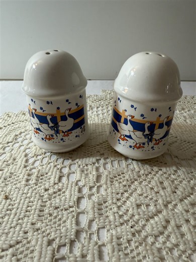 Vintage Goose Geese Salt and Pepper Shakers Blue and White Set - Etsy