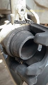 How to compress brake caliper piston correctly🧑‍🔧💪 #viral #trending #fyp #foryou #mechanic #workshop #fblifestyle #autodoc | AUTO DOC