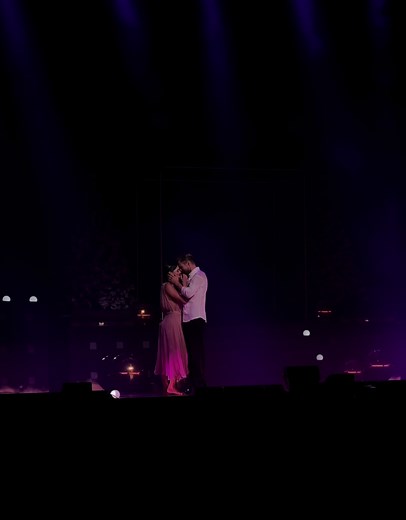 Derek Hough & Hayley Erbert Hough's Magical Holiday Dance Moment