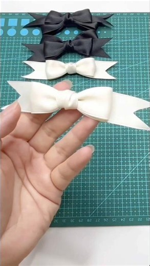 Easy ribbon bow hair clip for bangs in 1 minute – So simple but pretty #diy #diyhairaccessories