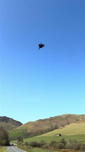Low and fast!! Strike eagle in the Mach loop.
