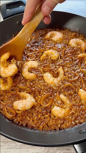 Prawn and baby squid rice... you have to try it! 🥘🦐🦑 #recipes #youtubeshorts