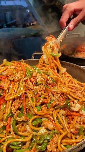 Ajao hun🤣 #nouman_eats Villa the Grand buffet❤️