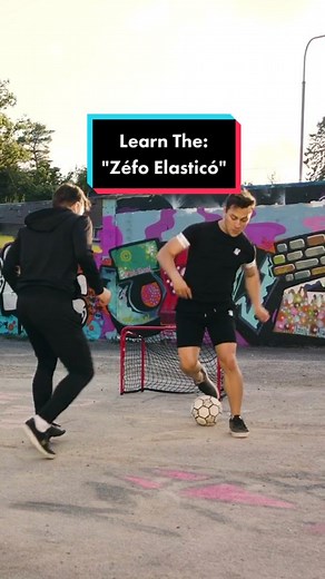 Master the Zéfo Elasticó Football Skill with SkillTwins