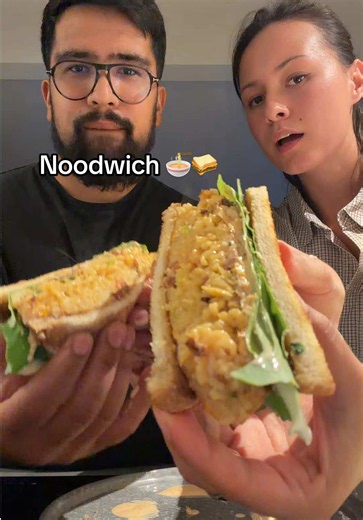 Noodwich recept: noodle-sandwich met ei, spek en kimchi