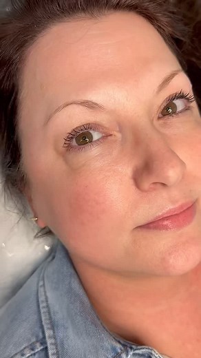 If you overplucked your brows back in the day (hello 90s!), you’re not alone and yes, they can be fixed 🫶🏽 My beautiful client came in with barely any shape left… now she’s got full, natural looking brows again thanks to nano strokes. Keep your eyes on my page for the healed results in 4-6 weeks! Want to see what I can do for yours?❤️🫶🏽 Free consultations available via www.knockoutbrows.com.au #knockoutbrows #nanobrows #geelongbrows #browtattoogeelong #overpluckedbrows #90sbrowfix #pmuartist