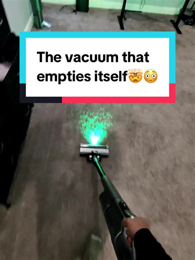 The vacuum that empties itself🤯 #uwantvacuumcleaner #vacuumcleaner #cleaningtiktok #tiktokshopblackfriday #fy