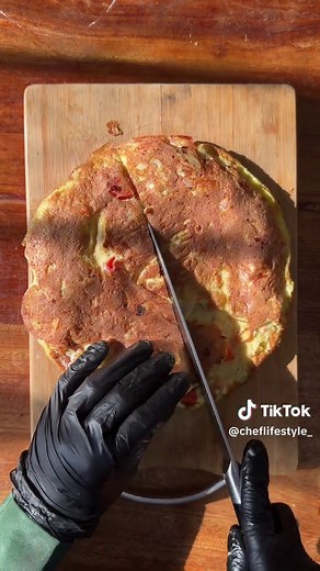 Delicious Bread and Egg Pizza Recipe