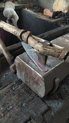 9.8K views · 36 reactions | the tip of the iron is cut to form a sharp blade #blacksmithing #ironcutting #blacksmithtraditional #blacksmith #CulturalHeritage #metalworking #metalart #handmade #anvil #forging #knife #pandaibesi | Ainal Kazeo | Facebook