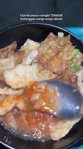 Produk cijerah yang wajib tau se bandung raya kalah sih di banding cuanki2 viral jaman now mah , kalau kata aku yaaa Lokasi : cuanki demplon jualan muali jam 8 malem di area perumnas cijerah #cuankibandung #kulinerbandung #cijerah #kulinermalam #fyp