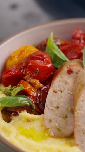Creamy Polenta with Isernio’s Italian Chicken Sausage 🍽️✨