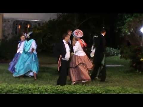 Les Comperes Créoles Groupe Folklorique de l'Ile de La Réunion