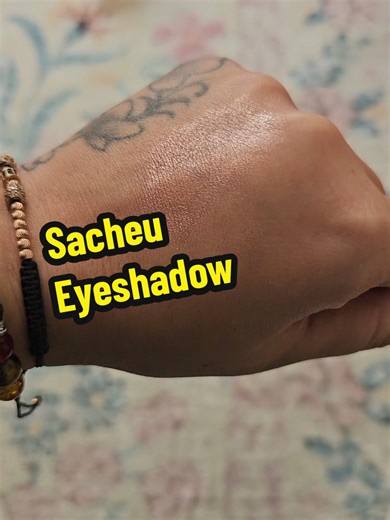 No Smudge, long lasting, use on eyeshadow or cheeks! . #sacheubeauty #sacheueyeshadow #metaliceyeshadow #dealdrops #tiktokmademebuyit