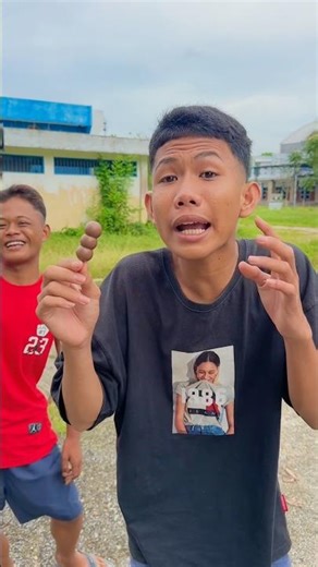 Aku suka makan sosis, aku suka makan semangka, ehh kok ikan nya belum di goreng