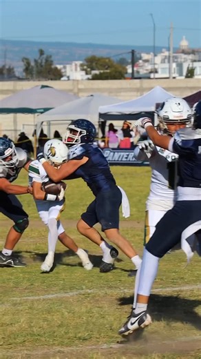 Ban Ban Shot on Instagram: "@al3j4ndro_ba5 show time 🦍 at @panteras.de.puebla.oficial @tercer_cuarto #football #DL #5 #fba #defensive #bull #defensiveend"