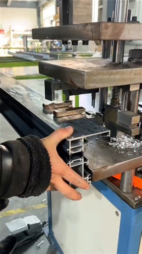 Production of six-track sliding windows #aluminium #factory