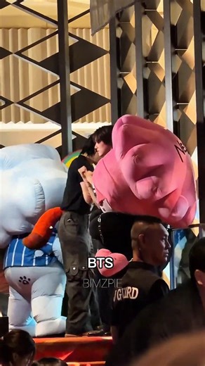 BL Iss on Instagram: "I Love My Nateetorn Changkham Family So Much 😭 SKYNANI SMYLENEONA ZTP2 #SFxSkyNaniSmyleNeona #skywongravee #hirunkit_ #SkyNani #สกายนานิ"