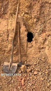 1.8K views · 7.8K reactions | Hazine 螺 #dedektör #define #pointer #para #coin #treasure #tılsım #arkeoloji_turkey #ancienmosaic #altın #mitolo #mitoloji #büyü #define #hazine #arkeoloji_turkey #altın #treasure #treasure #tılsım #zenginlik #كنز #hobi #ancienmosaic | Umut Kavruk | Facebook