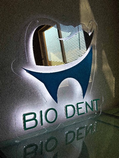 Acrílico Brillante y Letreros Personalizados