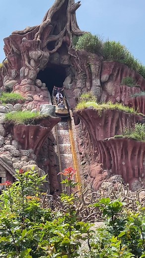 11K views · 226 reactions | Splash Mountain at Disneyland! | The Main Street Mouse | Facebook