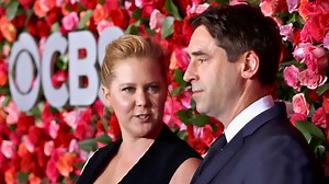 Amy Schumer divorces award-winning chef after 7 years—6-year-old son faces fallout