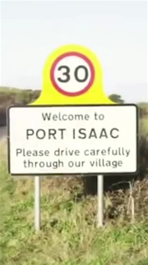 Traditional Sea Shanties in Port Issac | Cornwall Songs