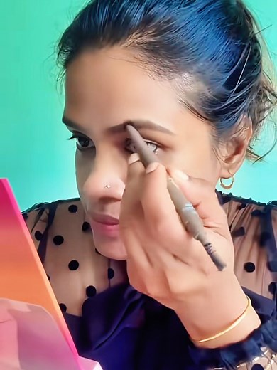How to Use an Eyebrow Pencil: Easy Eyebrow Pencil Tutorial