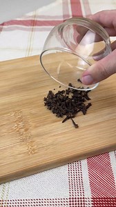 Why does a Chinese doctor recommend that his patients put lemon on their knees | Tips and Tricks US