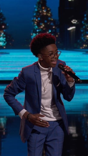 Max Chambers steps into his Coach’s song “Blue Christmas” with the man himself, Michael Bublé. The Voice | NBC and Peacock | The Voice