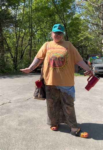 Shoutout to all the mamas and daughters who are polar opposites, but hype each other anyways. My mama was my biggest fan.