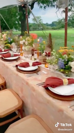 Outdoor wedding reception table decor inspo for you 💛 #weddingpreparations #outdoorweddingreception #weddingreceptiondecorideas #weddingvibe #fallwedding2022 #setupforwedding #weddingtableinspiration #eventdecorations4you #myweddingday #bestieweddingdreams #weddingdecorinspo #wedding2023 #weddinginspo2022 #dreamcometrue🌟