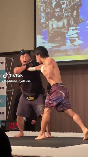 迫力満点のベアナックル試合🔥 素手の激闘