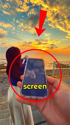 What Your Phone Screen Really Looks Like Under a Microscope 📱