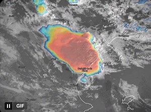 Explosive thunderstorm development just North of Valencia, Spain this morning with flash flooding being reported. Another 150-200mm of rain is expected! These storms are once again expected to be life threatening. 🇪🇸⛈️ | Extreme Weather
