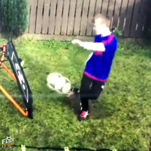 It's #FootballFlickFriday! ⚽️ Spending half term right, getting better and better with #FootballFlick 🏆 | Football Flick