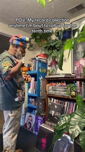 Come back scratching like a DJ #fyp #vinyl #vinylcollection #rosa #viral #vinylcommunity #reels #fy