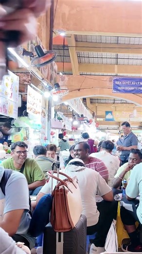 1m² With 195 Nationalities | Ben Thanh Market