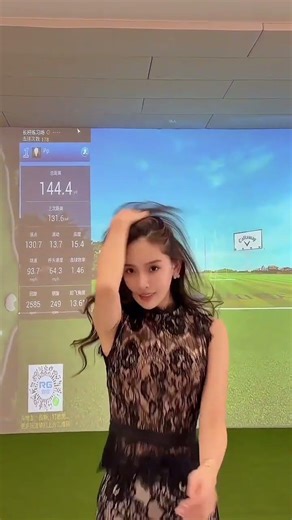 Graceful walk, ready for the swing 🚶‍♀️⛳ #GolfPractice #GolfUSA #GolfSwing #GolfGame