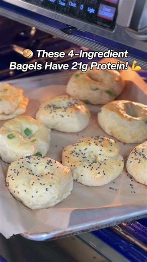4 ingredient high protein bagels 💪✨ Easy to make, delicious, and perfect for meal prep!