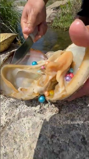 Crystal hunting in forgotten mines: The ultimate guide。Rainbow Beach's Crystal Secrets
