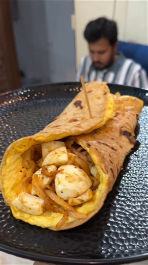 Different Style Egg Chapati 😋 #foodie #newshorts #youtubeshorts #shorts #egg