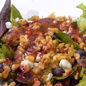 149K views · 91 reactions | This easy spring mix salad recipe with blueberries, goat cheese, and walnuts comes with a blueberry vinaigrette dressing. Just 5 minutes to make! Recipe --> https://www.wholesomeyum.com/recipes/spring-mix-salad-recipe-with-blueberries-goat-cheese-and-walnuts-low-carb-gluten-free/ | Wholesome Yum - Easy Healthy Recipes | Facebook