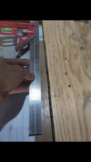 Here's how I straighten several boards to be joined using a table saw. Just use a straight fence with a depth reduced by the thickness of the saw blade. The precision is amazing. It's faster and saves time. #woodworking #carpenter #tips #trick #furniture #woodworkingideas #diyproject #technique | Ahmad Rojiqin